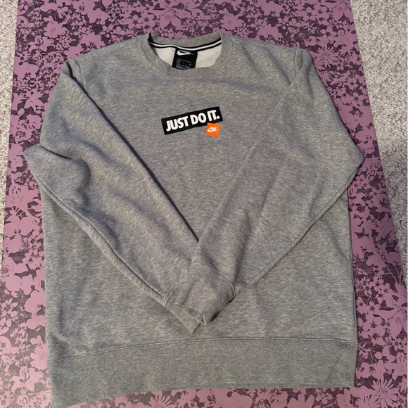 Nike Sweatshirt - Picture 4 of 4